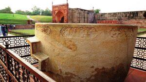 Jahangir's bathtub